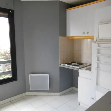 Rent this 2 bed apartment on Centre d'échanges de Perrache in Cours de Verdun Récamier, 69002 Lyon