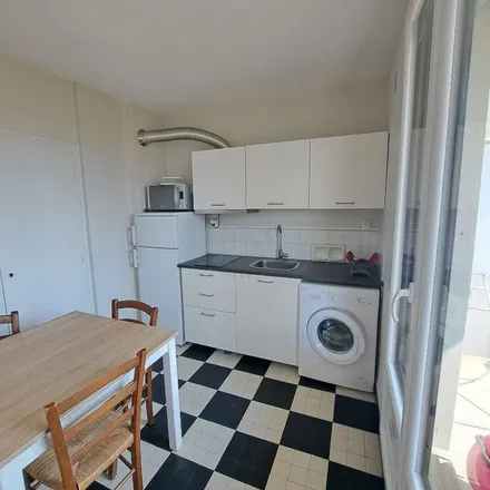 Image 7 - 2 Rue Amiral Courbet, 26100 Romans-sur-Isère, France - Apartment for rent