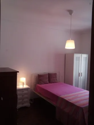 Rent this 4 bed room on Av D José I fte 171A in Avenida Dom José I, 2775-674 Oeiras