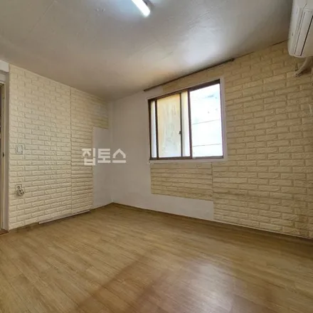 Rent this 1 bed apartment on 서울특별시 마포구 대흥동 2-52