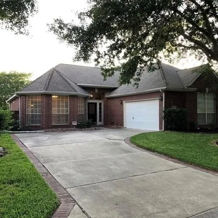 Rent this 3 bed house on Willow Fork Country Club in 21055 Westheimer Parkway, Katy