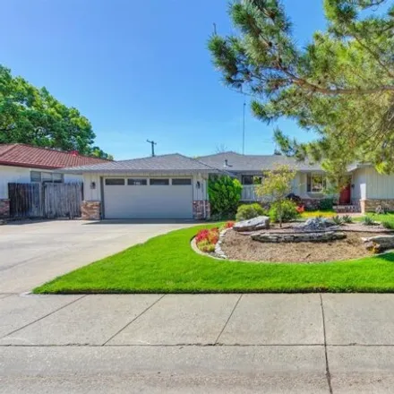 Buy this 4 bed house on 6526 Fordham Way in Riverside, Sacramento