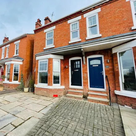 Buy this 3 bed townhouse on Diglis Parade in Worcester, WR1 2AJ