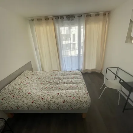 Rent this 3 bed apartment on 11 Rue Siniargoux in 91160 Longjumeau, France