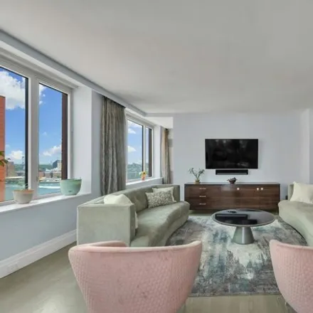 Buy this 3 bed condo on 90 East End Avenue in New York, NY 10028
