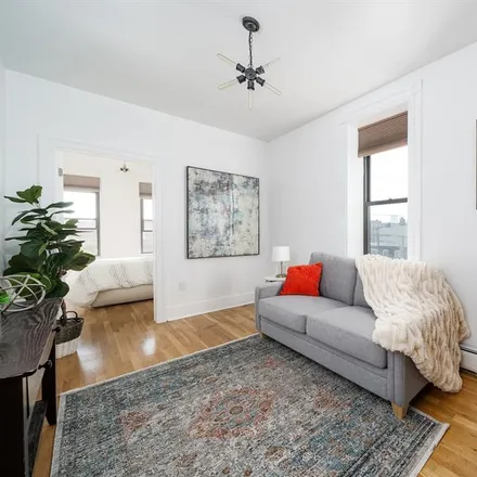 Image 3 - 608 Madison St 7 In Hoboken - Apartment for sale