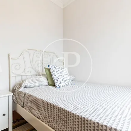 Rent this 4 bed apartment on Express in Carrer de la Corona, 46003 Valencia