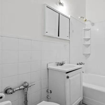 Image 6 - 6300 Riverdale Avenue, New York, NY 10471, USA - Apartment for sale
