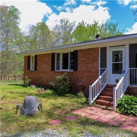 Image 4 - 6944 Spencer-Dixon Road, Guilford County, NC 27455, USA - House for sale