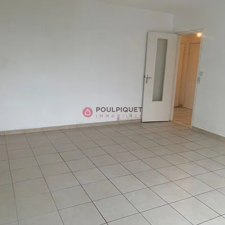 Rent this 3 bed apartment on Usine Beghin-Say in Boulevard Gustave Roch, 44276 Nantes