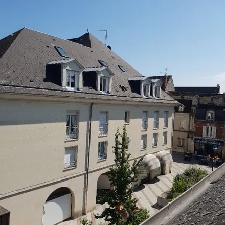 Rent this 1 bed apartment on Grand Octogone in 60200 Compiègne, France