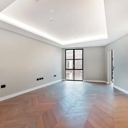 Image 8 - Cleveland Hair, 78 Cleveland Street, London, W1T 6HW, United Kingdom - Apartment for rent