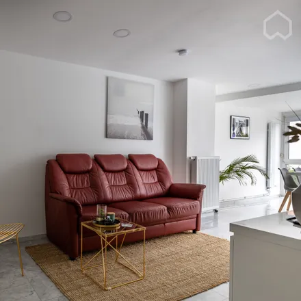 Rent this 2 bed apartment on Gaußstraße 40 in 66123 Saarbrücken, Germany