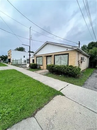 Buy this studio house on 2318 Niagara Street in City of Niagara Falls, NY 14303