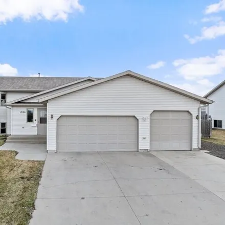 Buy this 5 bed house on 20th Avenue Northwest in Minot, ND 58703