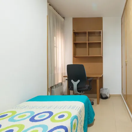 Rent this 24 bed room on Calle de Francisco de Rojas in 3, 28010 Madrid