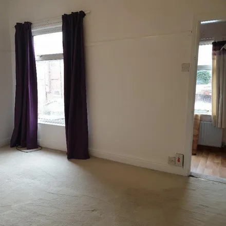 Image 7 - St Peter, Hall O'Shaw Street, Crewe, CW1 4AE, United Kingdom - Townhouse for rent