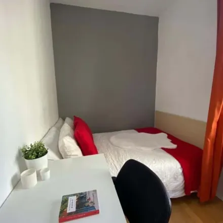 Rent this 1 bed apartment on Calle del Conde de Aranda in 13, 28001 Madrid