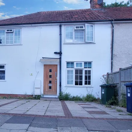 Rent this 6 bed room on Edwin Road in Burnt Oak, London