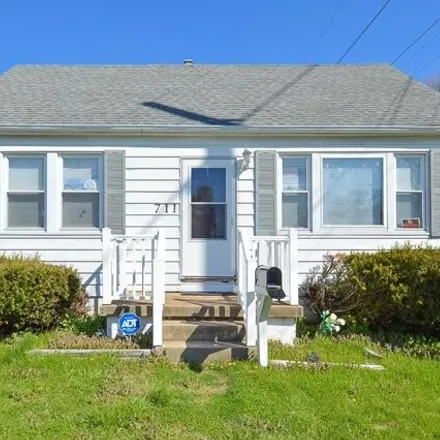 Buy this 3 bed house on 17th Street at 28th Street in North 17th Street, Belleville