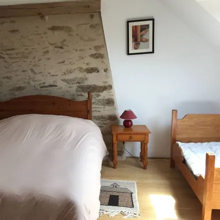 Rent this 3 bed townhouse on 24800 Saint-Jory-de-Chalais