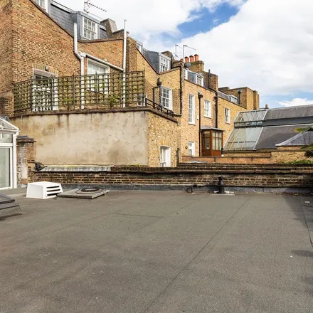 Rent this 2 bed apartment on Michael Charles Lettings in 78 Parkway, London