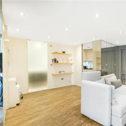 Image 3 - 7A Ledbury Mews North, London, W11 2AF, United Kingdom - Apartment for sale