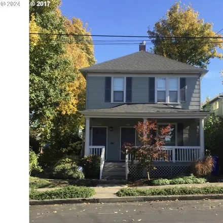 Buy this 4 bed house on 3614 North Missouri Avenue in Portland, OR 97227