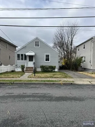 Image 4 - 101 Katherine Avenue, Clifton, NJ 07012, USA - House for sale