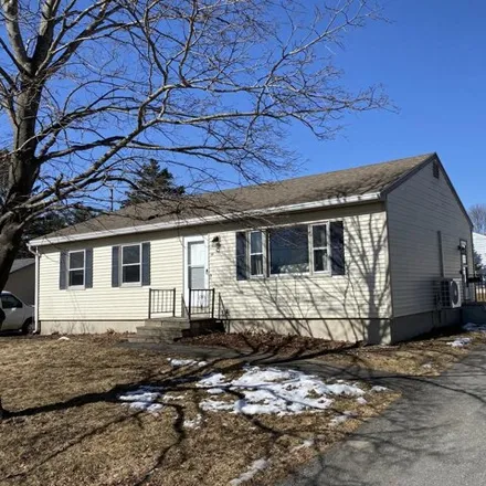 Buy this 3 bed house on 14 Yale Street in Bangor, ME 04401