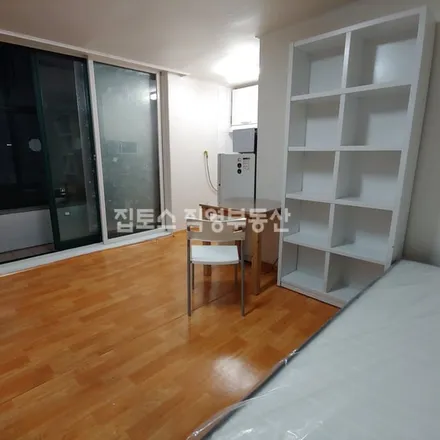 Rent this studio apartment on 서울특별시 강남구 역삼동 661-34