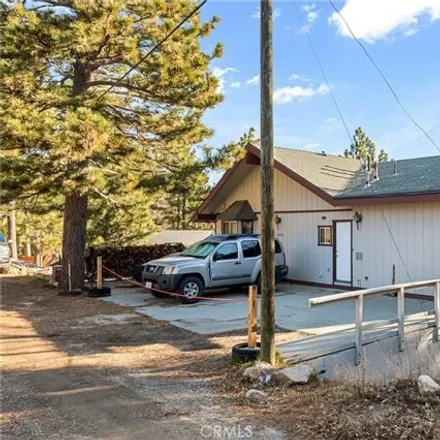 Image 2 - 32051 Pine Cone Drive, Running Springs, CA 92382, USA - House for sale