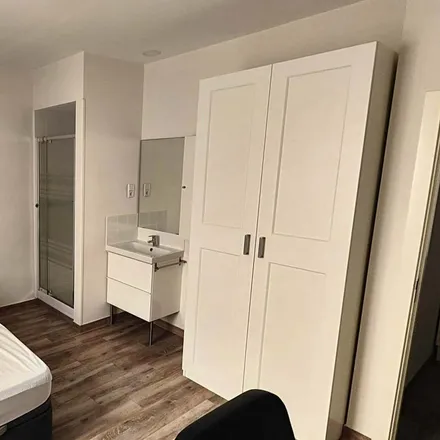 Rent this 1 bed room on Madrid in Calle del Alcalde Sáinz de Baranda, 40