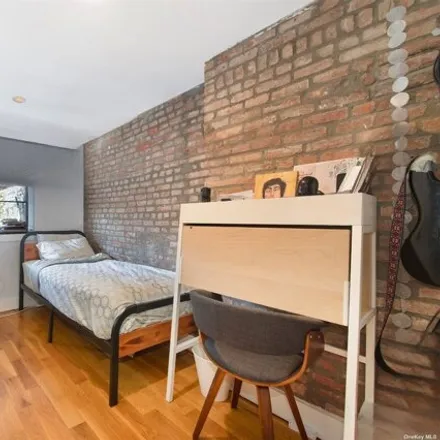 Image 5 - 460 1/2 19th Street, New York, NY 11215, USA - House for sale