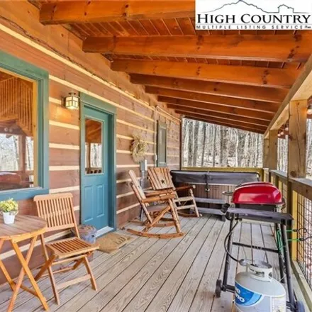 Image 5 - 116 Rhododendron Drive, Beech Mountain, NC 28604, USA - House for sale