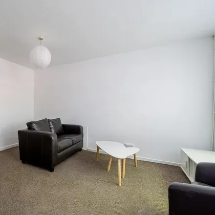 Rent this 3 bed duplex on 97 Victoria Road in Leeds, LS6 1DR