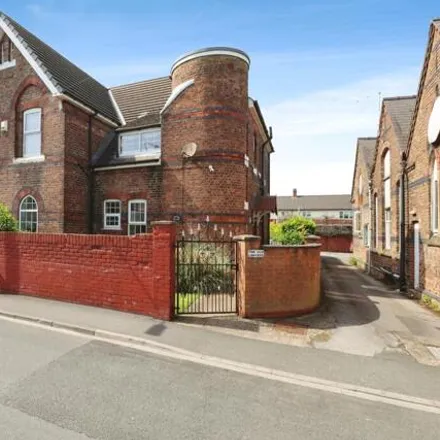 Buy this 5 bed house on Moorland Road in Old Goole, DN14 5TS
