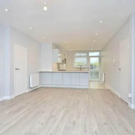 Rent this 2 bed room on Tower Court in Mackennal Street, Primrose Hill