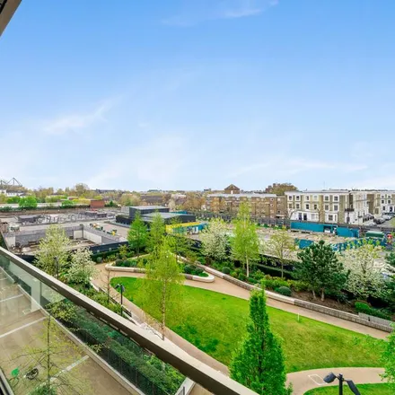 Rent this 3 bed apartment on Lillie Square in London, SW6 1DZ