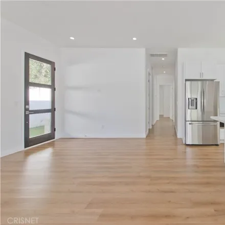 Image 7 - 17552 Hart Street, Los Angeles, CA 91406, USA - House for rent