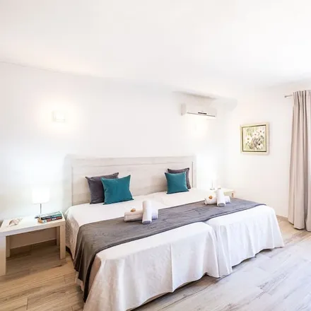Rent this 5 bed house on 8135-014 Distrito de Évora