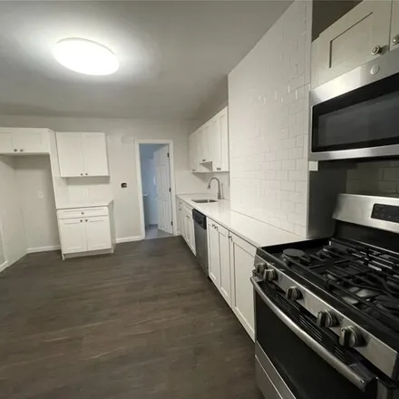 Image 3 - 105 Front St Unit 1, Hempstead, New York, 11550 - House for rent