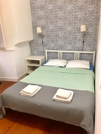Rent this 2 bed room on Lisboa - Santa Apolónia in Calçada dos Cesteiros, 1100-094 Lisbon