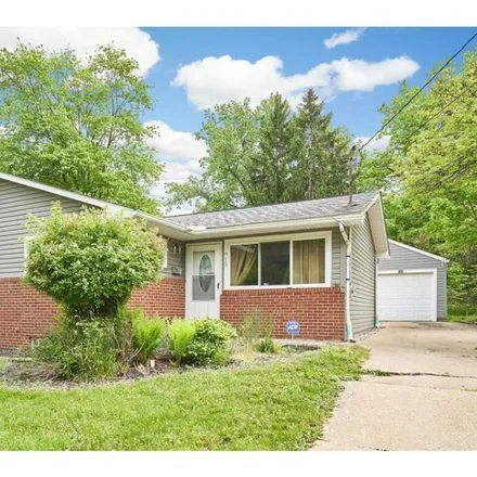 Buy this 3 bed house on 615 Garnette Road in Akron, OH 44313