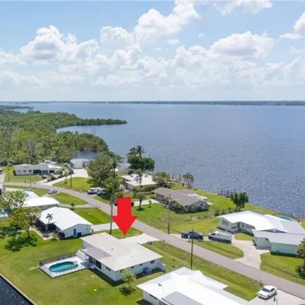 Image 1 - 450 East North Shore Drive, Rivers Edge Mobile Home Park, North Fort Myers, FL 33917, USA - House for sale