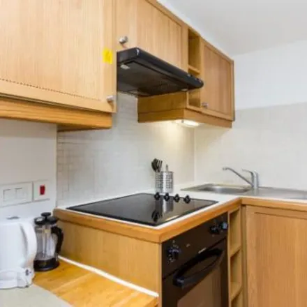 Image 5 - 34 Fairholme Road, London, W14 9JU, United Kingdom - Apartment for rent