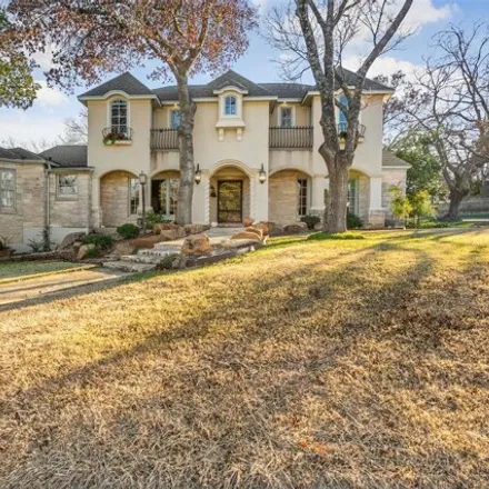 Buy this 4 bed house on 609 W Lee Ave in Weatherford, Texas