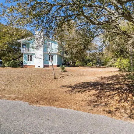 Buy this studio house on 94 North Oak Drive in Ocean Drive Beach, North Myrtle Beach