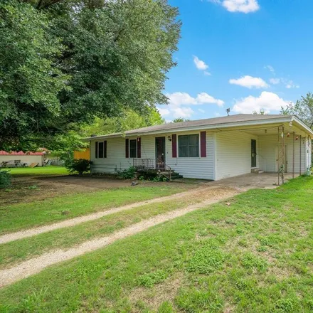 Buy this 4 bed house on 598 Marsh Street in Streetman, Freestone County