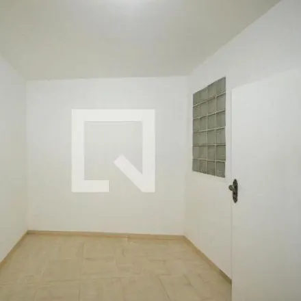 Rent this 2 bed apartment on Avenida Getúlio Vargas in Centro, Nilópolis - RJ